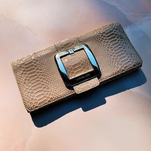 NWOT Michael Michael Kors Tan faux Croc Envelope Clutch w/ Gold Buckle, One Size